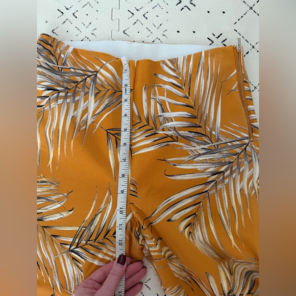 WHITE HOUSE BLACK MARKET PALM PRINT SKINNY‎ CROP PANTS 4 NWOT - Picture 7 of 12